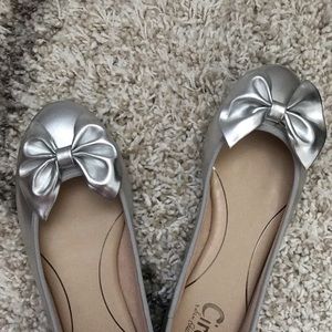 Brand new flat shoes silver size 10 Circus